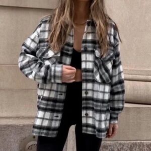 Zara Plaid Flannel Shacket Button Up Womens Large Black White‎ Wool Blend Jacket